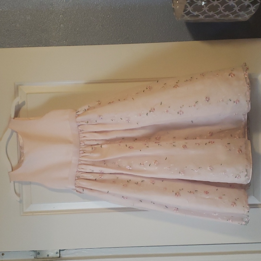 pink dress